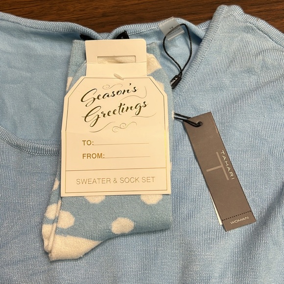 T Tahari Woman Light Blue Sweater & Sock Set, Size 1X, Ultra Soft, Gift Bundle - Picture 3 of 8